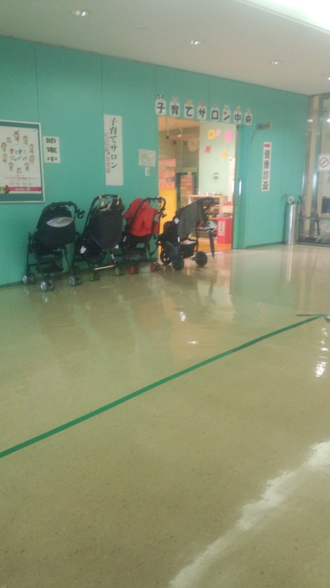 子育てサロン中央 県央 子どもと遊べる施設 じもピぃ